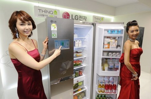 LG демонстрирует первую часть умного дома – умный холодильник