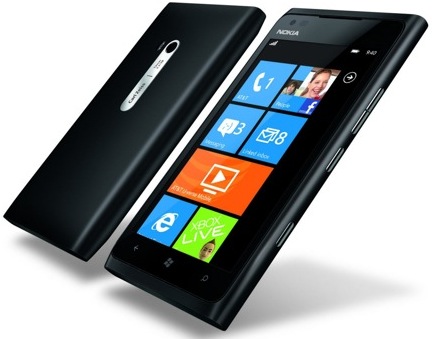 Официальный Nokia Lumia 900 пришел в Россию