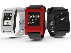 Pebble — устройство в виде наручных часов от компании Pebble Technology