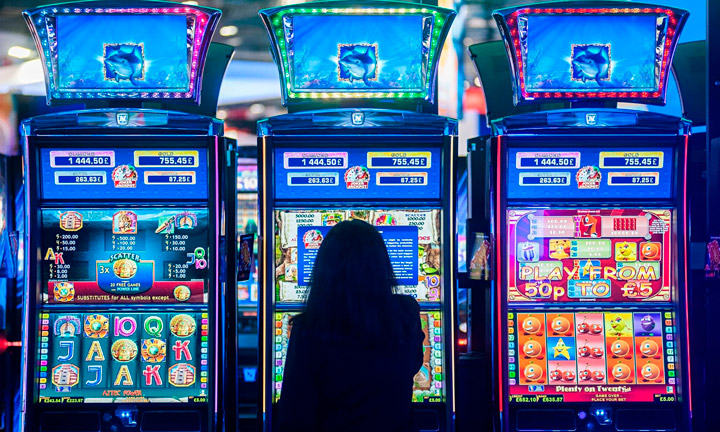 Кто может обмануть игровые автоматы кассир казино на судах