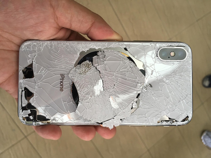 Стоимость замены стекол iPhone Х в РФ