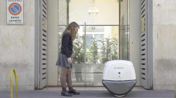 Робот-курьер YAPE тестируется в Италии