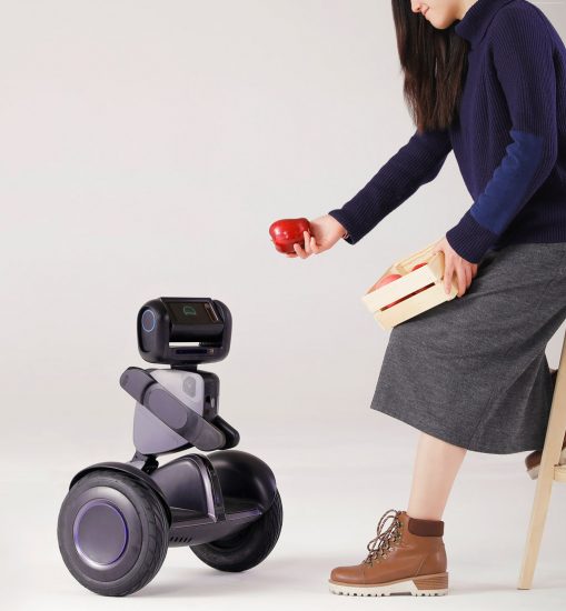 Loomo Robot от Segway на CES 2018: компания показала робо-гироскутер