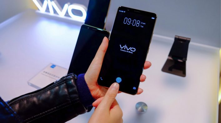 Смартфон Vivo с наэкранным сканером отпечатков поступил в продажу