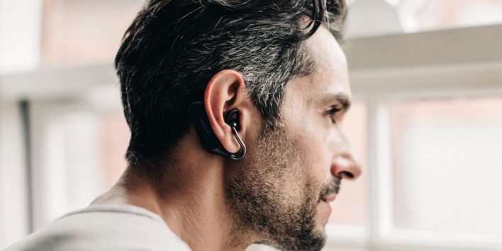 Sony представила инновационную гарнитуру Xperia Ear Duo