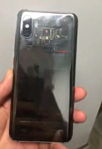 Шпионское вото Xiaomi Mi 8