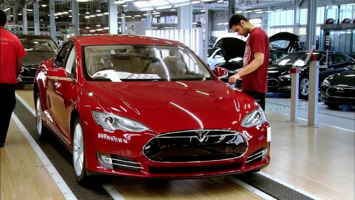 Конкуренты посчитали, сколько зарабатывает Маск с каждой проданной Tesla Model 3