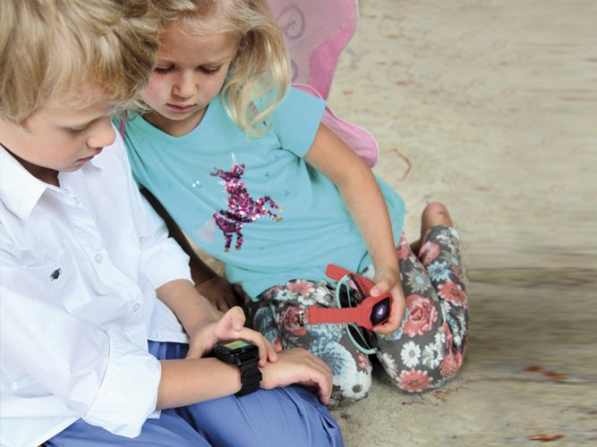 Алиса появилась в умных часах для детей Elari KidPhone 3G 