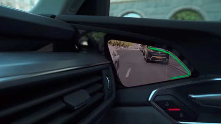 Audi представила e-tron quattro с камерами вместо зеркал официально
