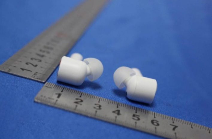 Xiaomi Mi True Wireless — дизайн Apple Airpods и 10 часов автономности