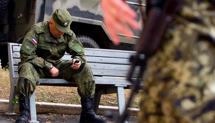 «Солдатам смартфоны и соцсети не нужны» — считают российские законодатели!