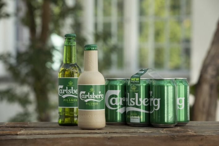 Пиво Carlsberg разливают в бумажные бутылки
