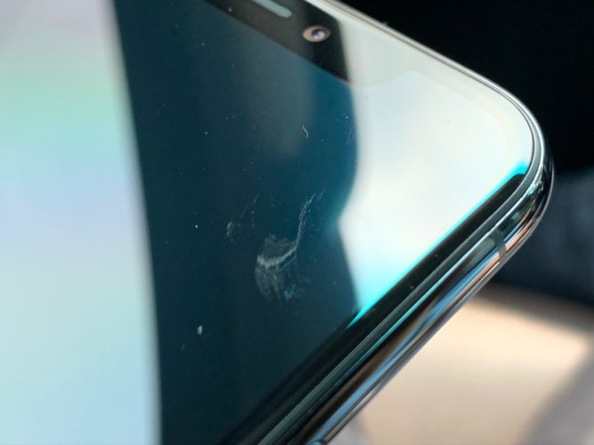 Пользователи iPhone 11 в ужасе от царапин на его стекле!