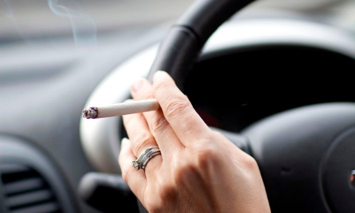 Водителям запретят курить и разговаривать по мобильникам!