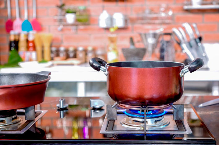 Готовим на газовой плите: что нужно знать о типах плит и как выбрать к ним посуду