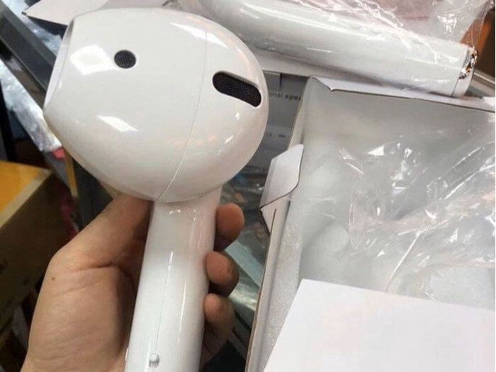 Девушка покупала «левые» Apple AirPods, но получила фен