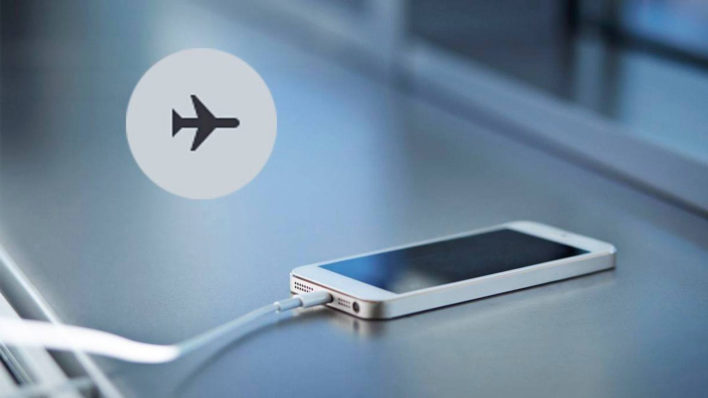 Заряжаются ли смартфоны быстрее в режиме «В самолёте»?