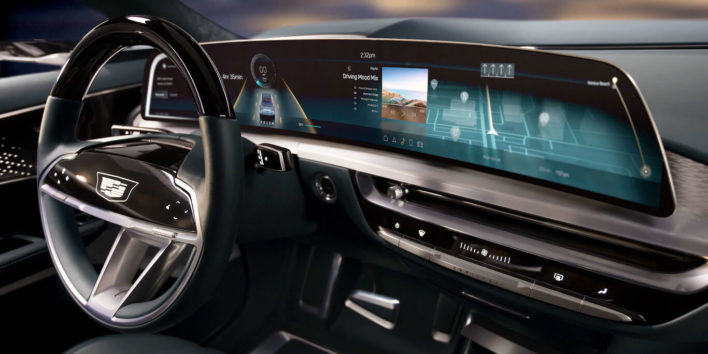Новый электрокар Cadillac получит 33-дюймовый экран