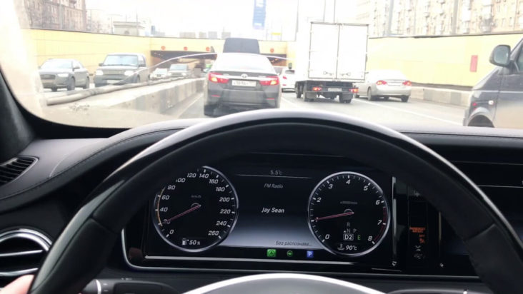 Mercedes: S-класс получит «автопилот для пробок»