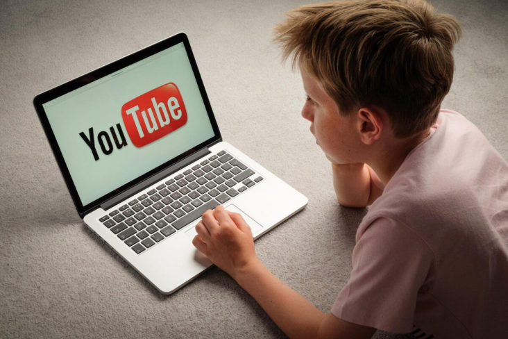 YouTube вводит возрастной ценз