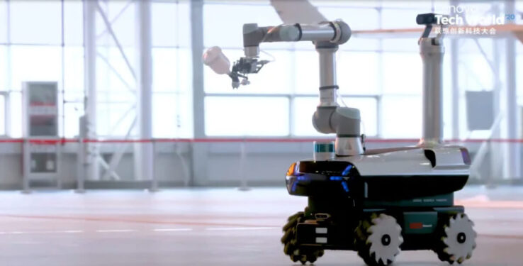 Lenovo представила интеллектуального робота-маляра