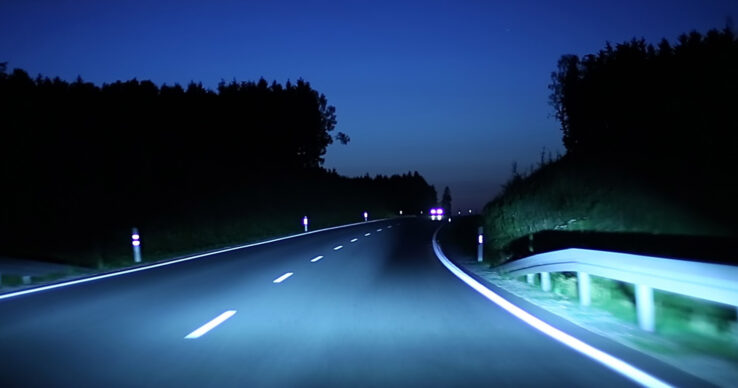 Ford использует GPS для лучшего освещения дороги