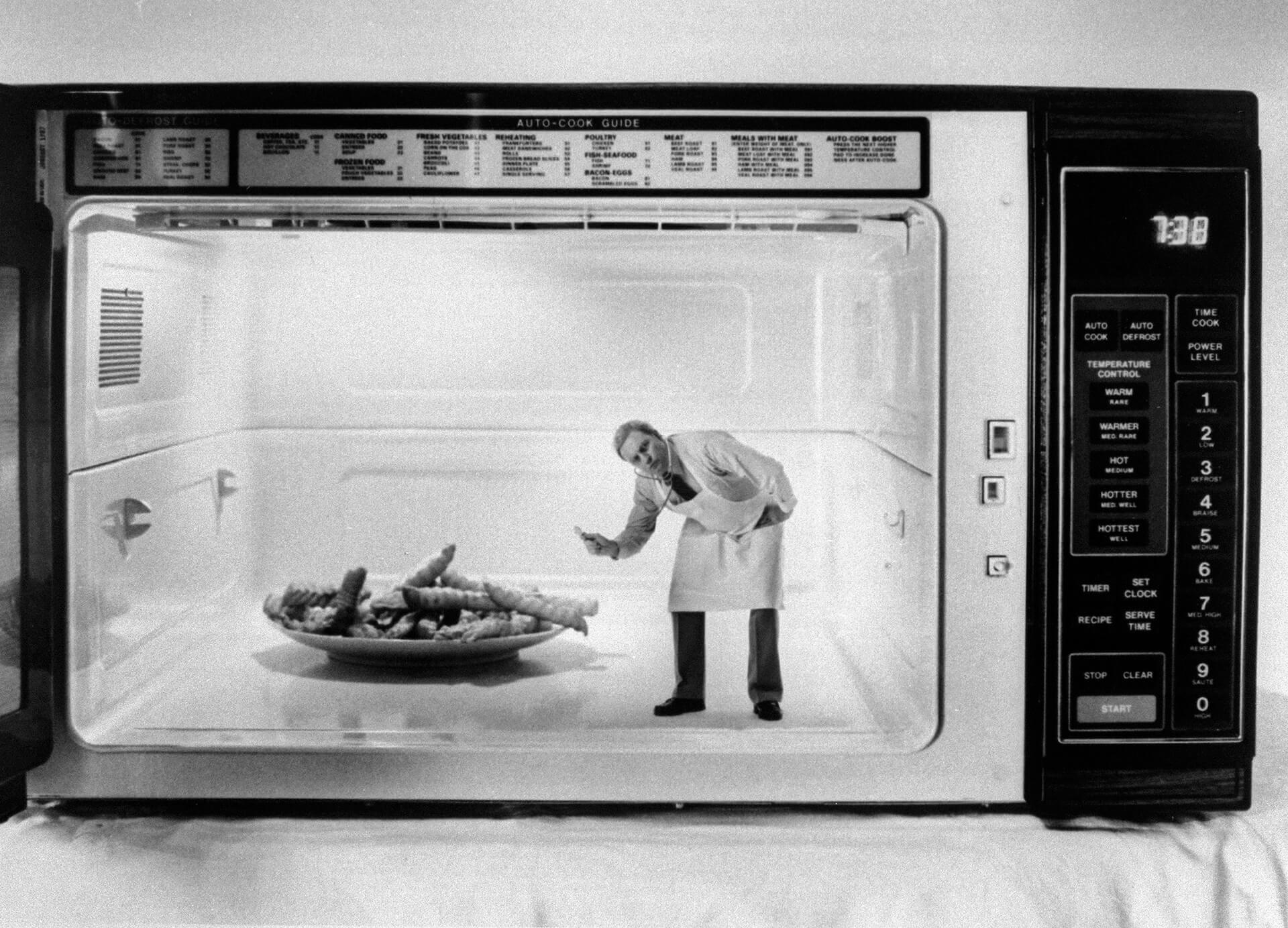 Первая микроволновая печь в мире фото