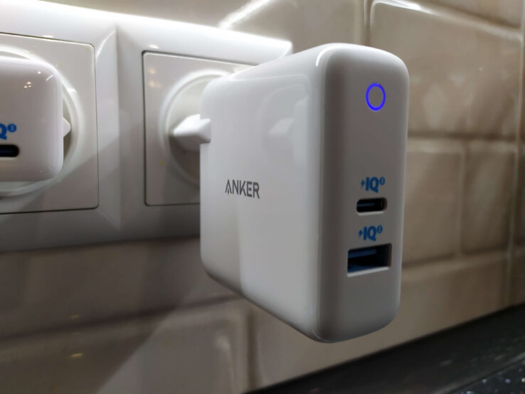 Зарядные устройства Anker — надежнее и дешевле оригинальных!