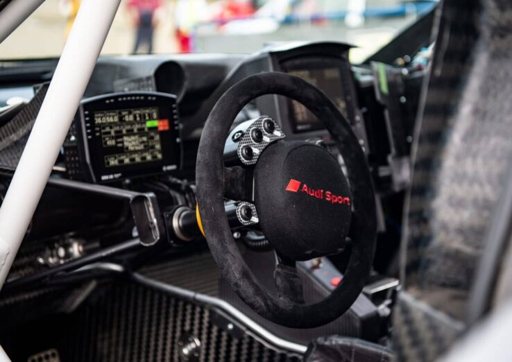 Электрический Audi RS Q e-tron готовится к гонке Париж-Дакар