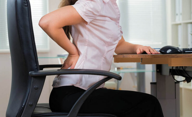 Как держать спину ровно при сидячей работе? Советы специалистов