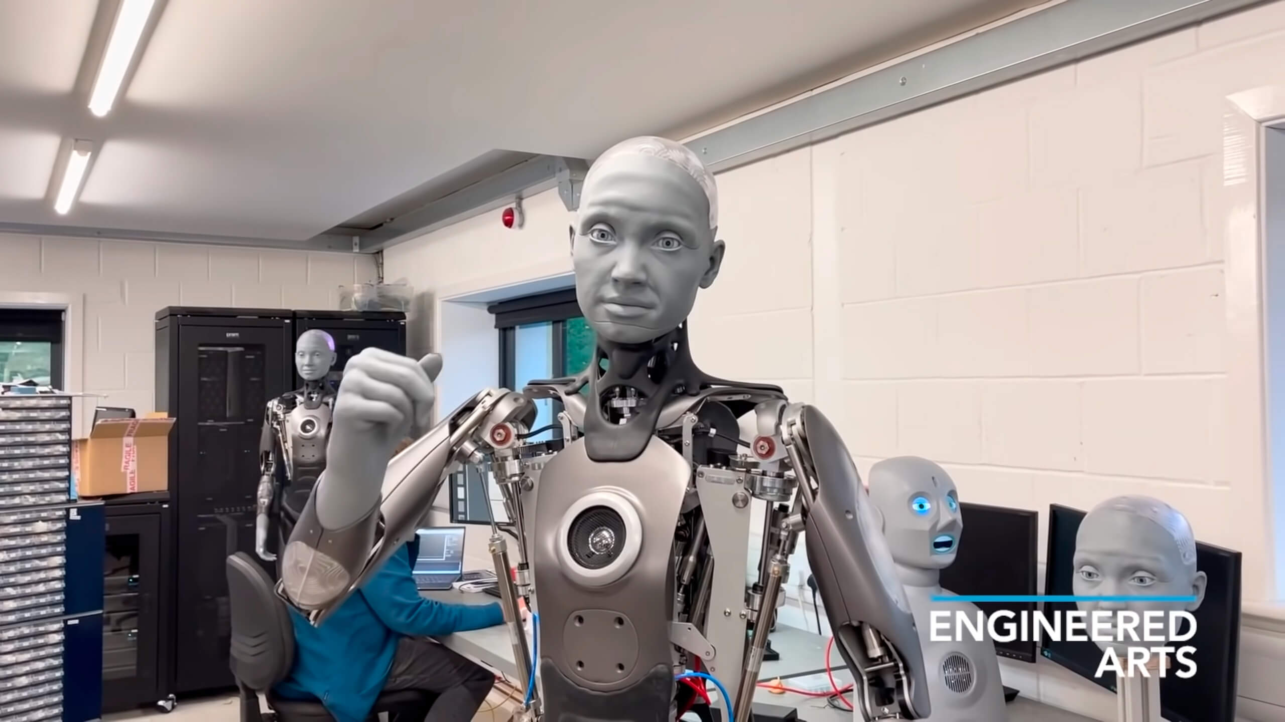 Где изобрели роботов. Робот Ameca. Робот Амека человекоподобный. Амека робот мимика. Амека гуманоид.