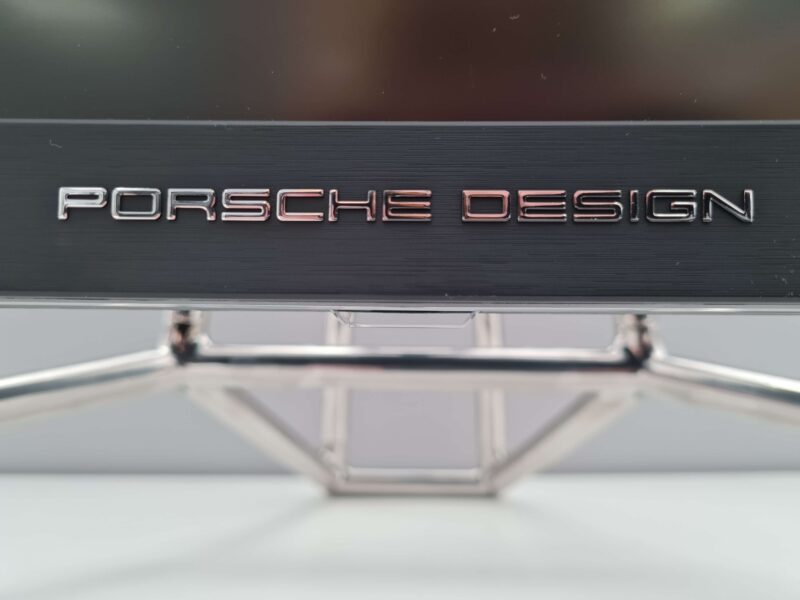 Porsche Design AOC Agon PD27 — монитор игровой и фантастически стильный