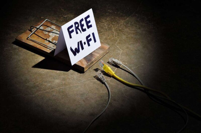 Вот почему не стоит пользоваться бесплатным Wi-Fi. Зачем рисковать?