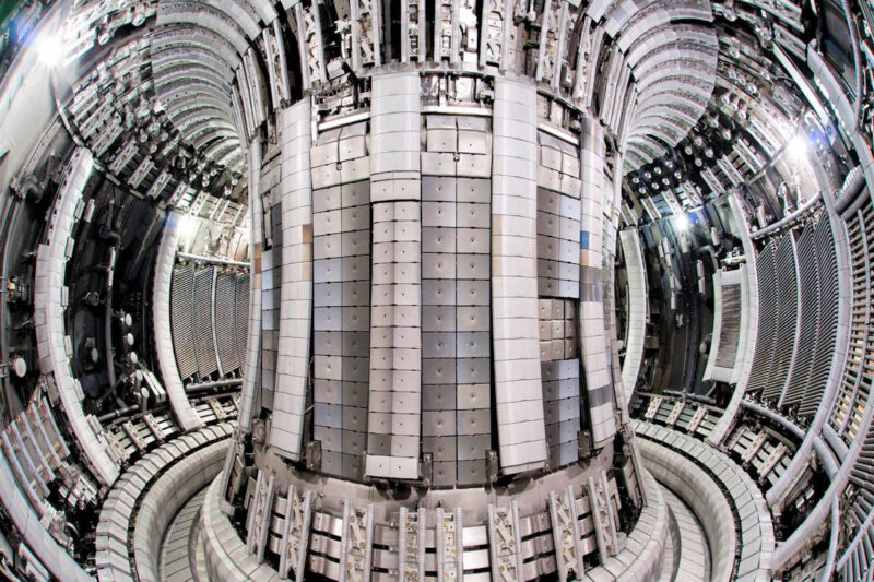 Технология томских ученых сделает термоядерные реакторы безопасными