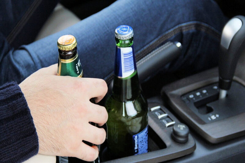 Можно ли пить безалкогольное пиво за рулем? Так ли это безопасно и сколько можно его выпить?