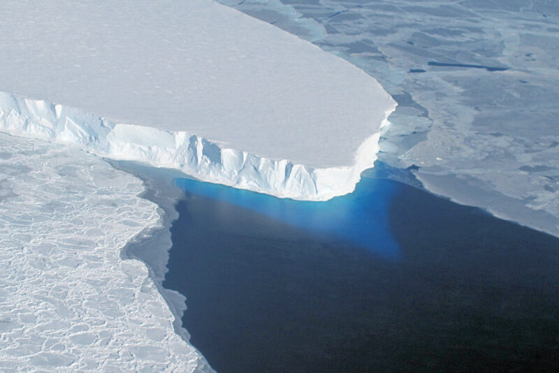 Экологи бьют тревогу – «ледник судного дня» на грани обрушения!