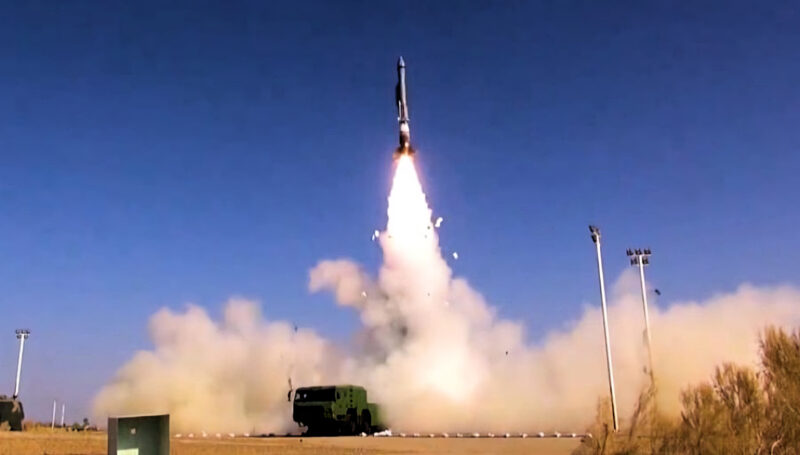 Баллистическая гиперзвуковая ракета DF-17: Китай создал «убийцу авианосцев»