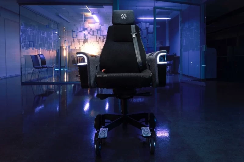 В офисе, как в машине: Volkswagen представила рабочее кресло