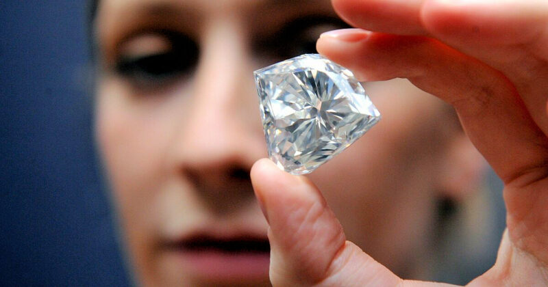 В России предлагают хранить данные на… алмазах