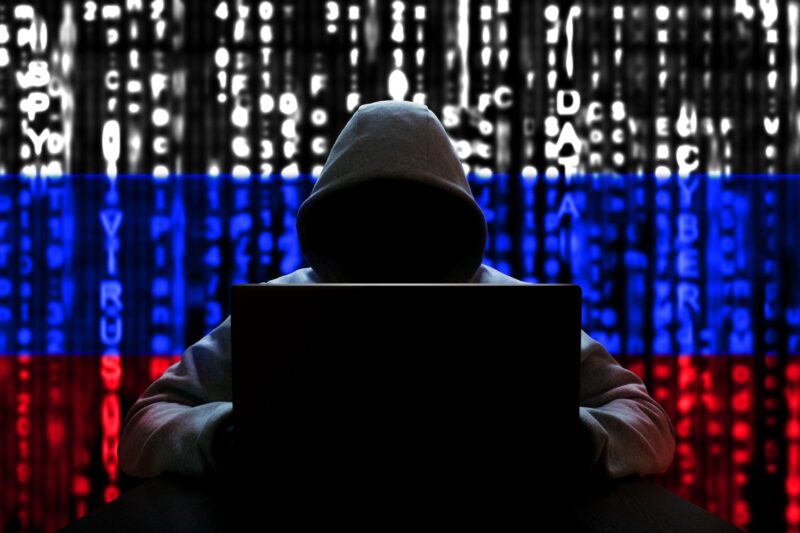 Российский хакер взломал базы данных и систему управления ВСУ