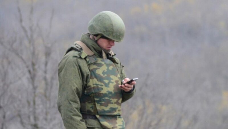Хакер «Джокер ДНР» популярно объяснил, почему военным нельзя пользоваться WhatsApp