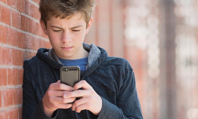 Соцсети ведут к развитию дисморфии у детей и подростков