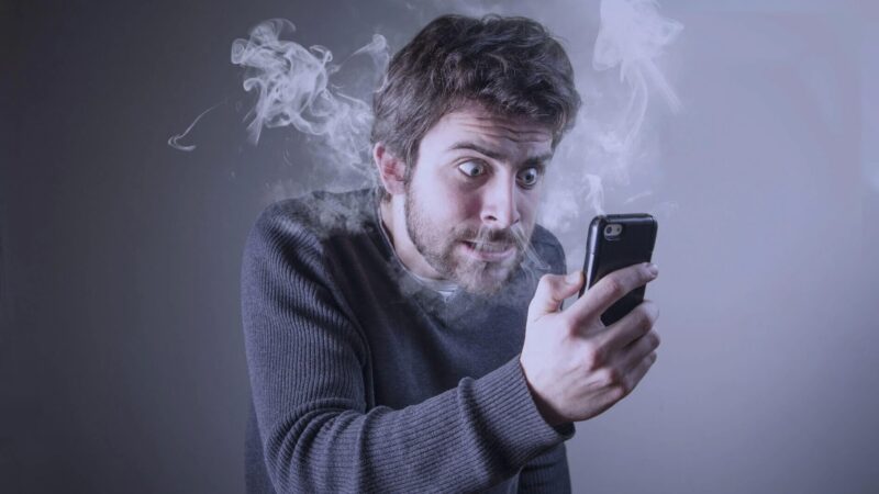 Фантомные звонки и кибертревога – опасности непрерывного использования смартфонов