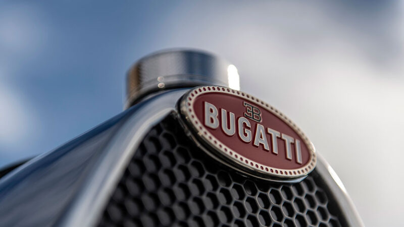 Башня Bugatti в Дубае: роскошь и автомобили на высоте