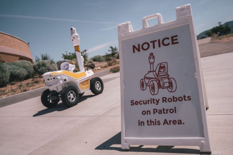 В американских школах порядок обеспечат роботы