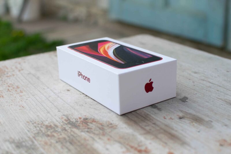 Новая технология позволит обновлять iPhone не раскрывая коробку