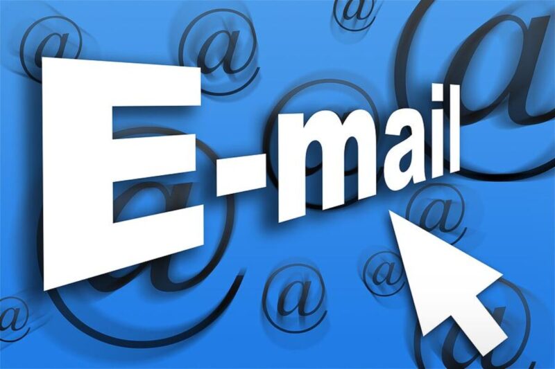Новый закон позволит использовать электронную почту вместо адреса юрлицам