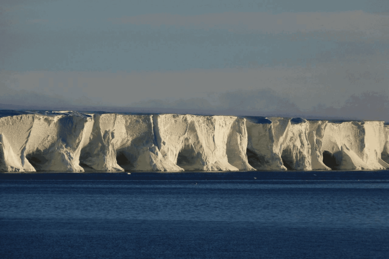 Гигантский айсберг угрожает климату на Земле