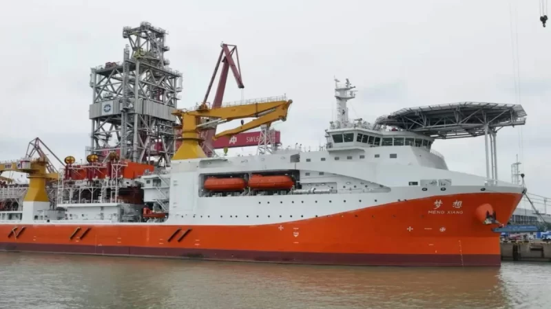 Китай построил корабль для добычи «горючего льда» из-под океана