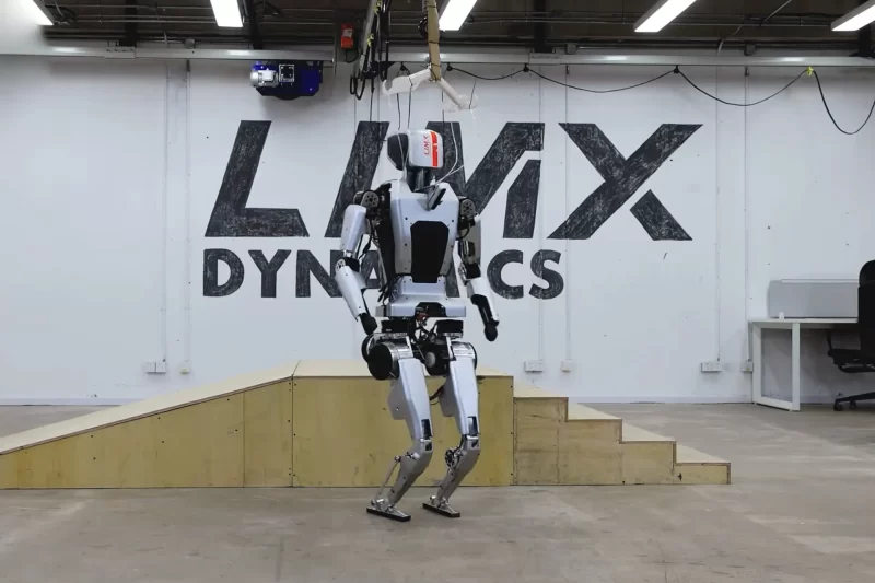 LimX Dynamics представила робота, способного автономно подниматься по ступенькам